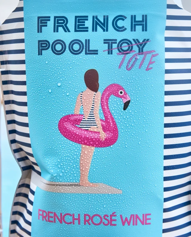 Effortless style meets everyday utility. ✨
Our tote bag is your go-to carryall for sunny escapes, market strolls, and everything in between. Lightweight, reusable, and designed with just the right amount of charm... it’s as practical as it is pretty.  This tote is ready to go wherever you do. 🧺🌿  #frenchpooltoy #pooltoy #flamingo #summer #instawine #rosewine #wineusa #usa #frenchwine #sustainability #rosewine #lowcarbonfootprint #carbonfootprint